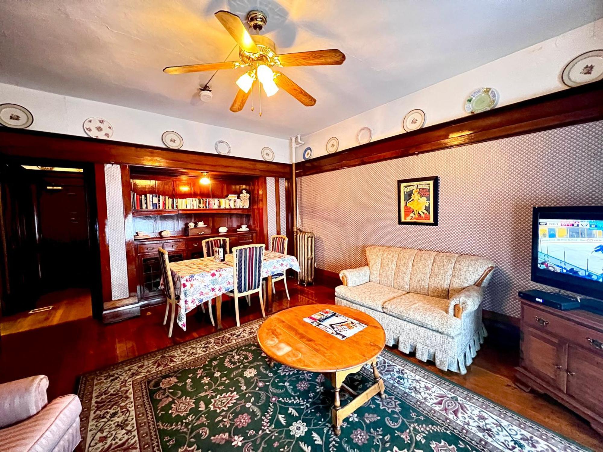 Arundel Mansions Hotel New Westminster Esterno foto