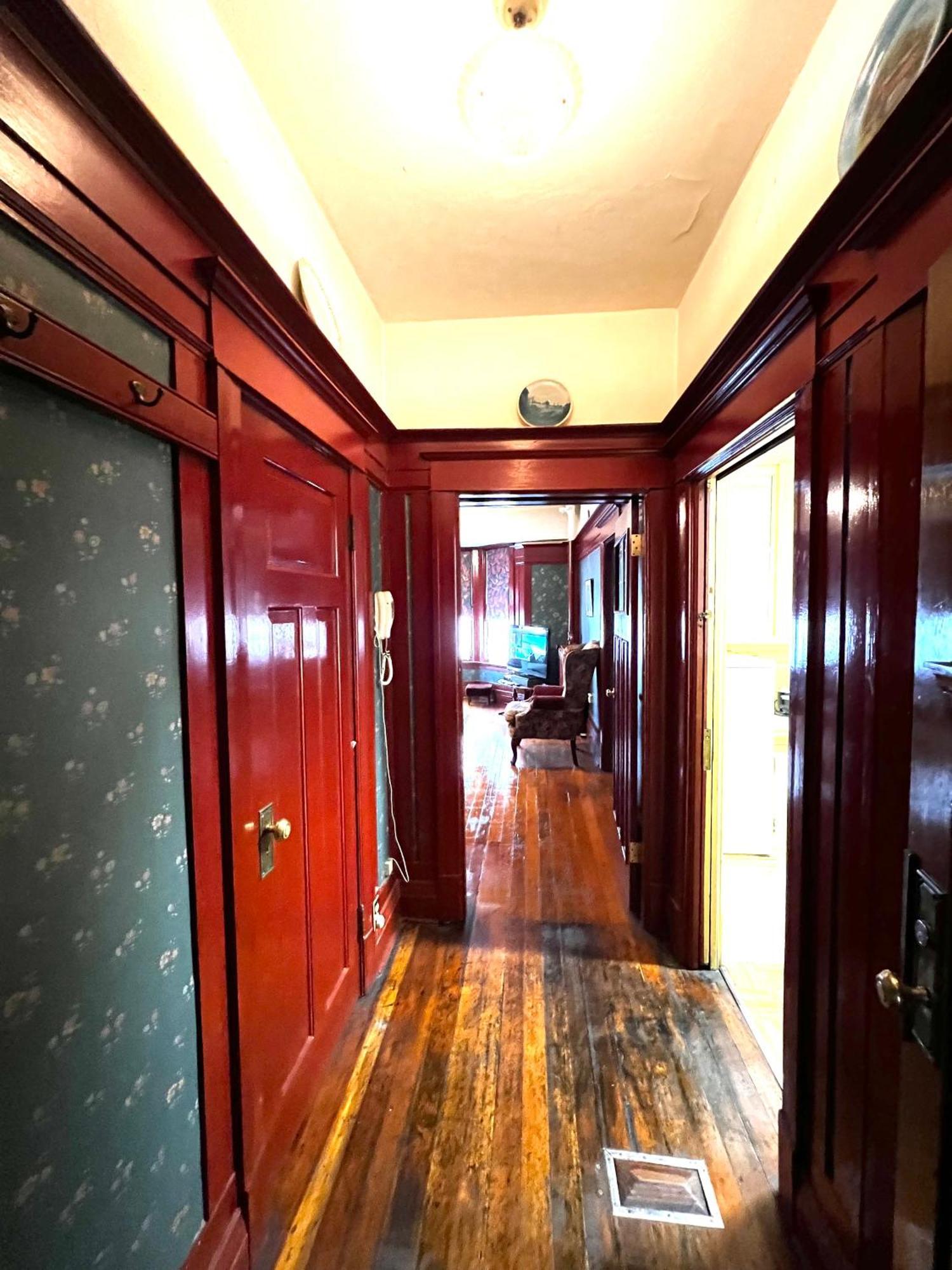 Arundel Mansions Hotel New Westminster Esterno foto