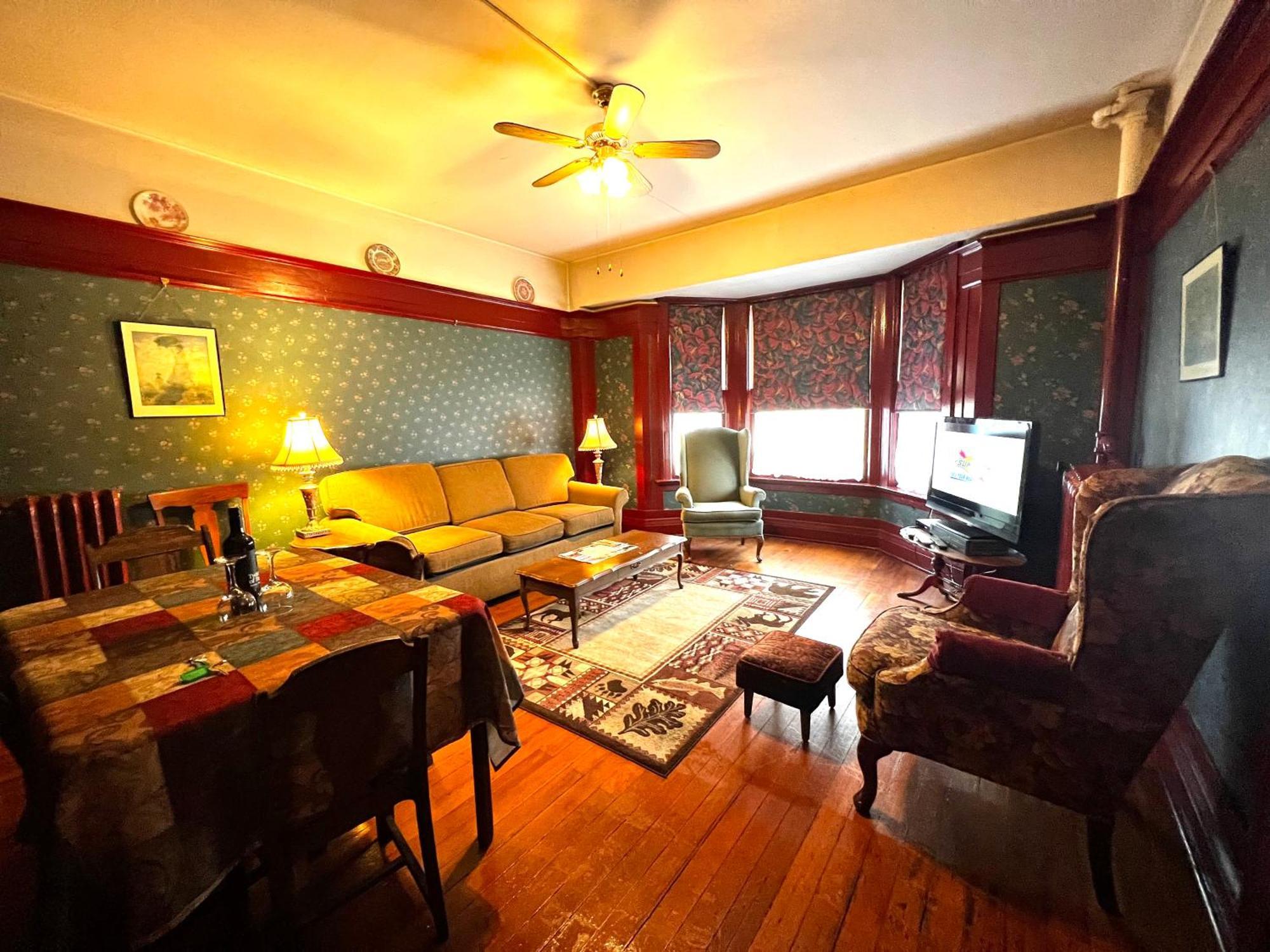 Arundel Mansions Hotel New Westminster Esterno foto