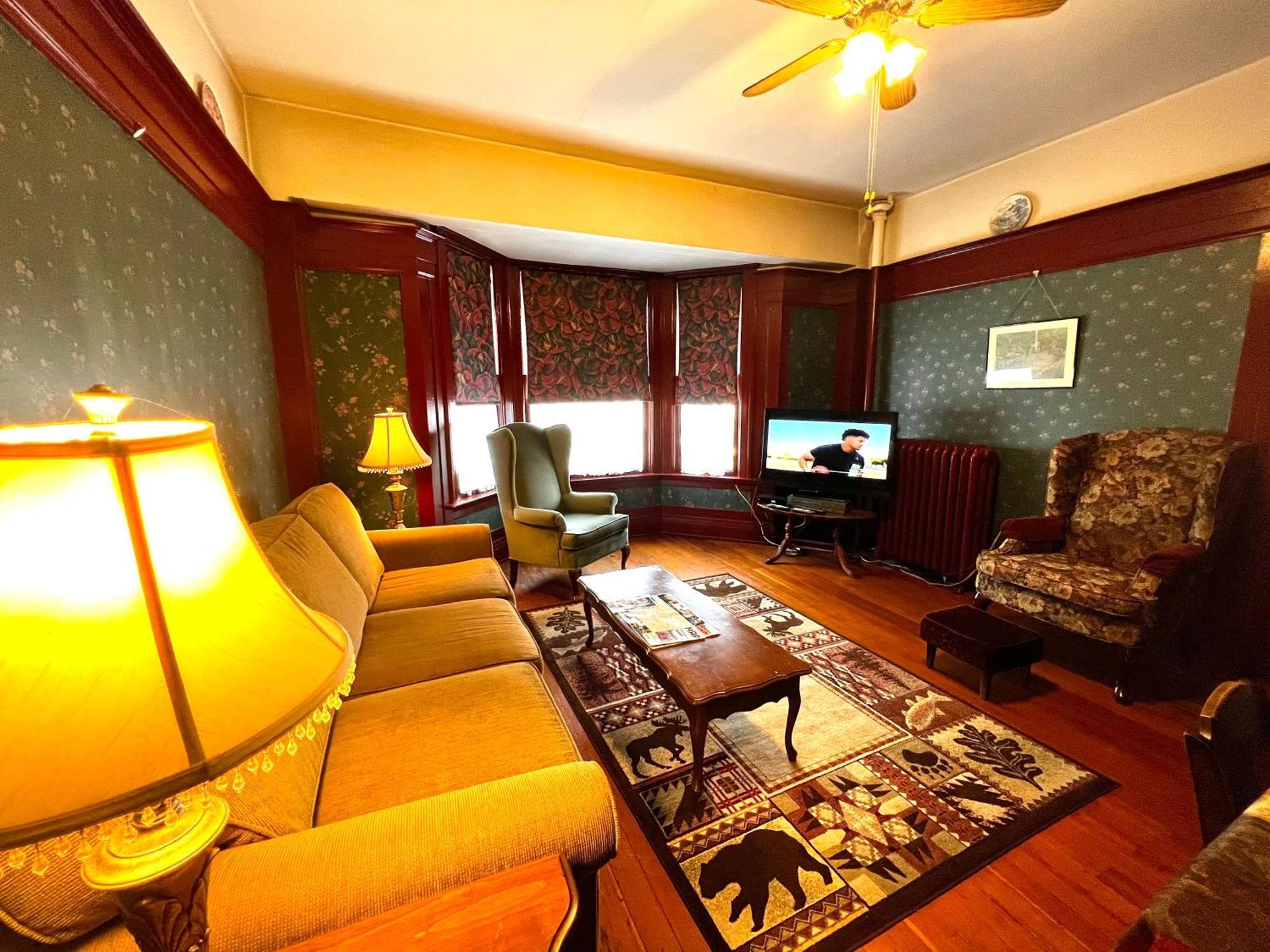 Arundel Mansions Hotel New Westminster Esterno foto