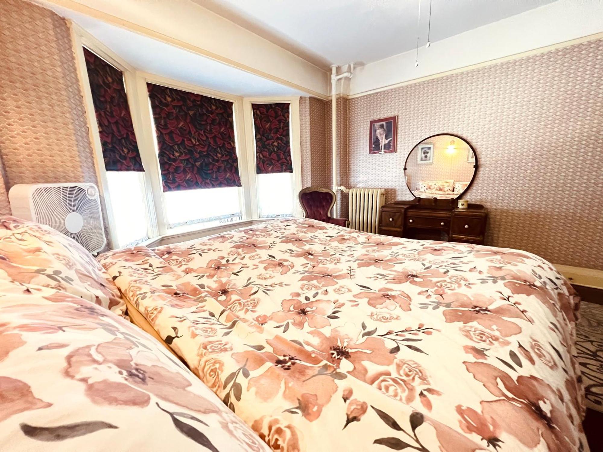 Arundel Mansions Hotel New Westminster Esterno foto