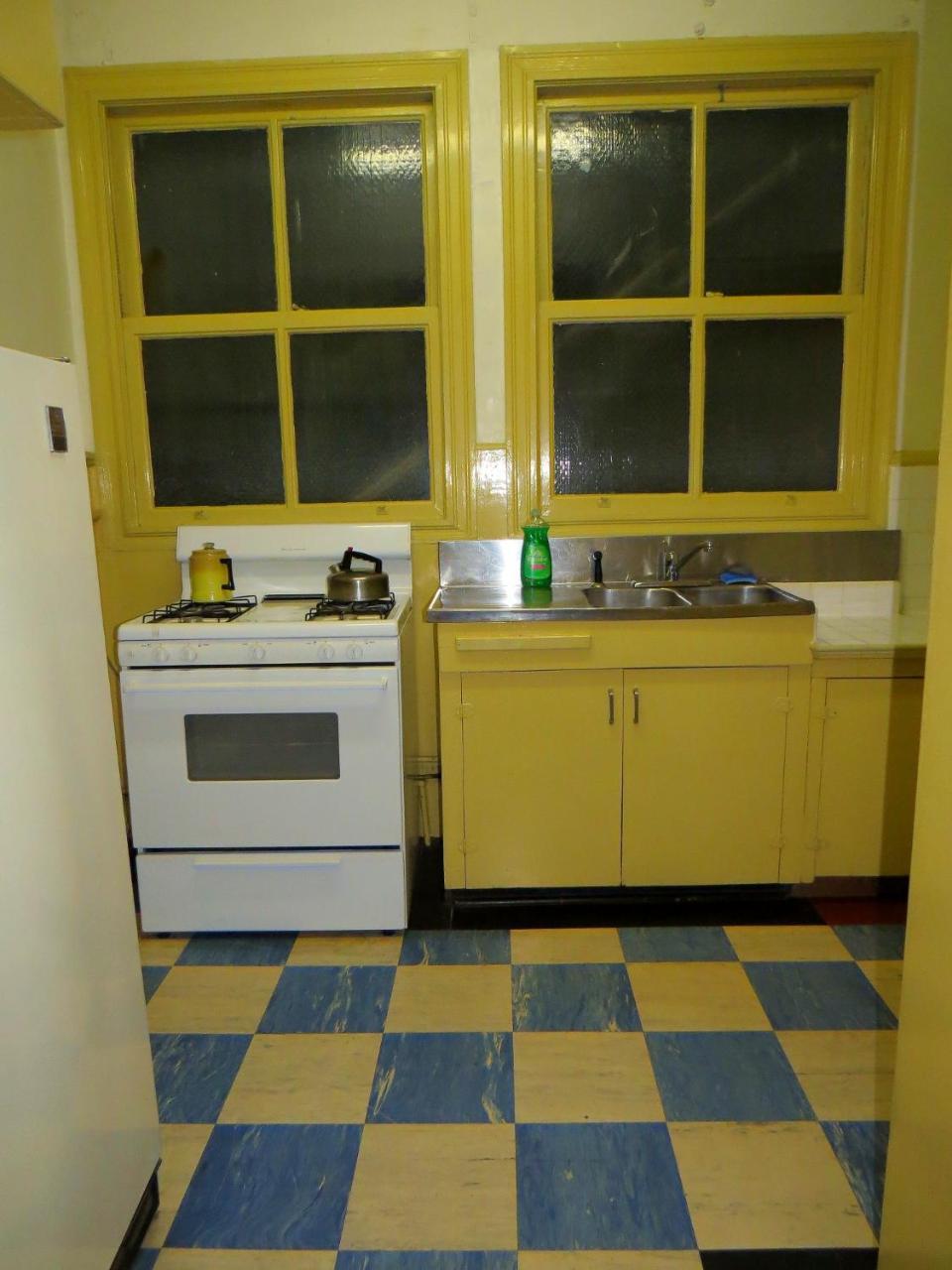 Arundel Mansions Hotel New Westminster Esterno foto